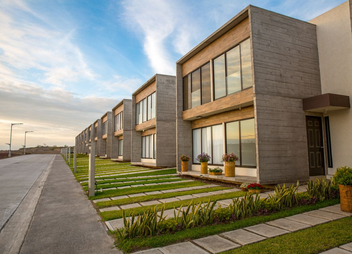 Grupo Coringa é especialista em tecnologia, segurança eletrônica e automação de portarias, oferecendo soluções completas para condomínios, empresas e residências.