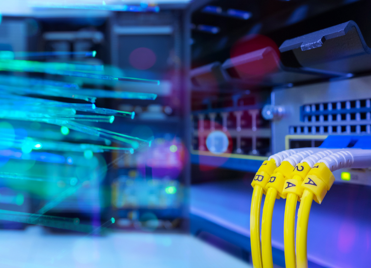 Infraestrutura Essencial: Redes e comunicação redes, cabos, comunicação, fibra óptica Redes e comunicação